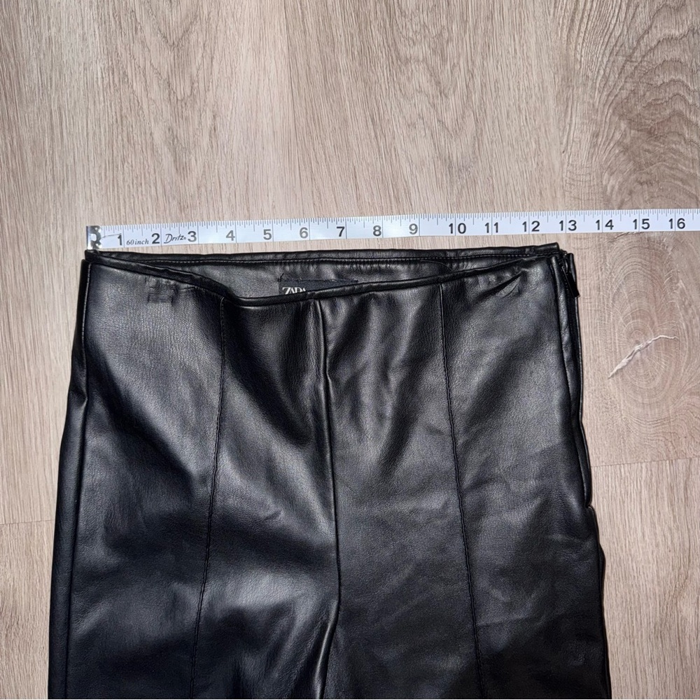 ZARA Faux Leather Leggings with Zipper Detail - Picture 4 of 8